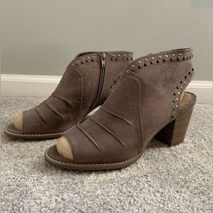 Womens shoes